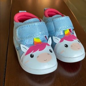 Ikiki squeak shoes unicorn